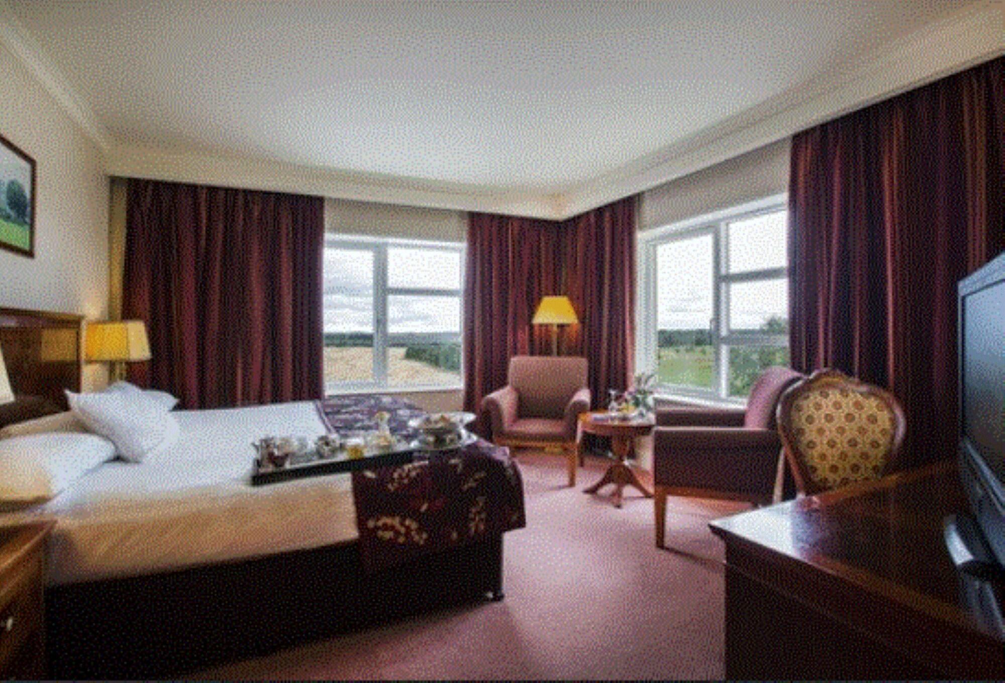 Knightsbrook Hotel & Golf Resort ทริม ภายนอก รูปภาพ